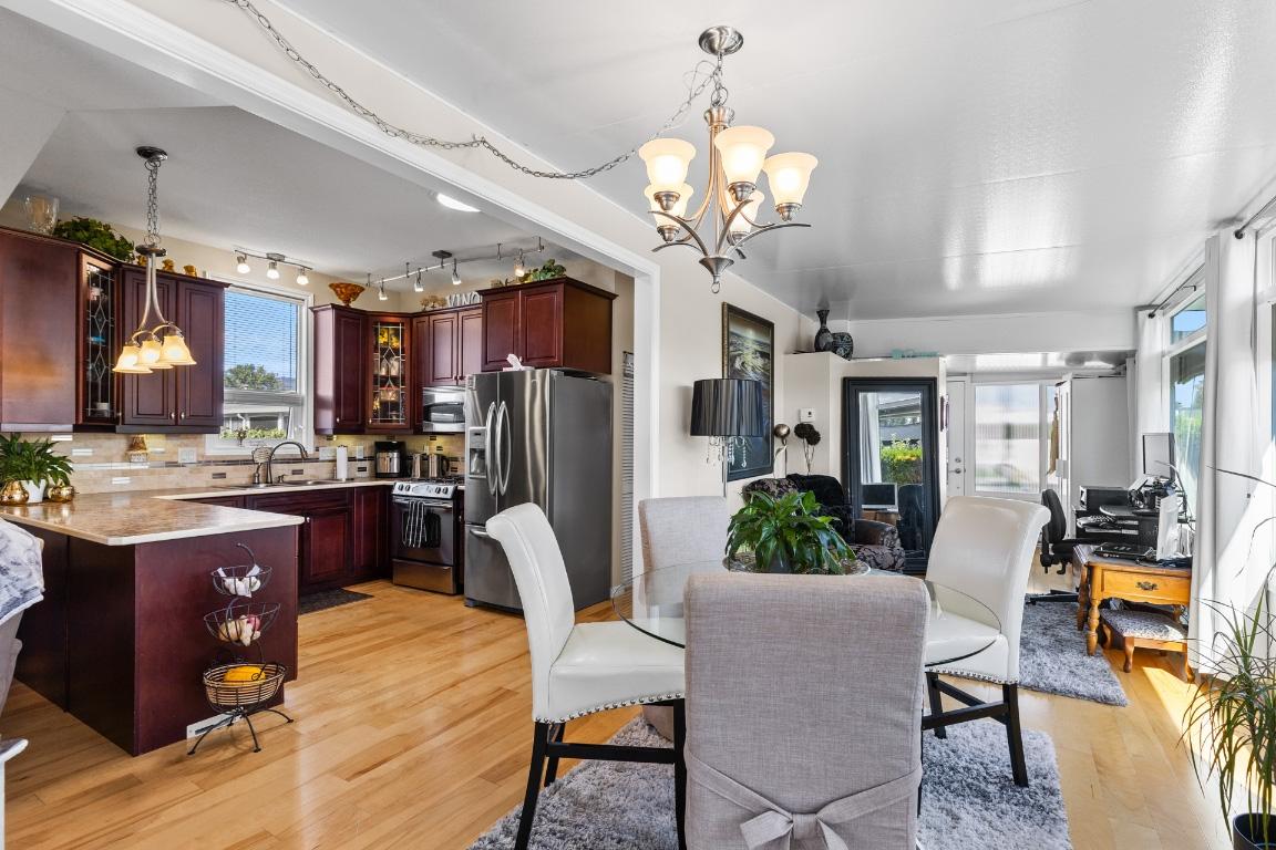 









415


Commonwealth

Road, 363,
Kelowna,




BC
V4V 1P4

