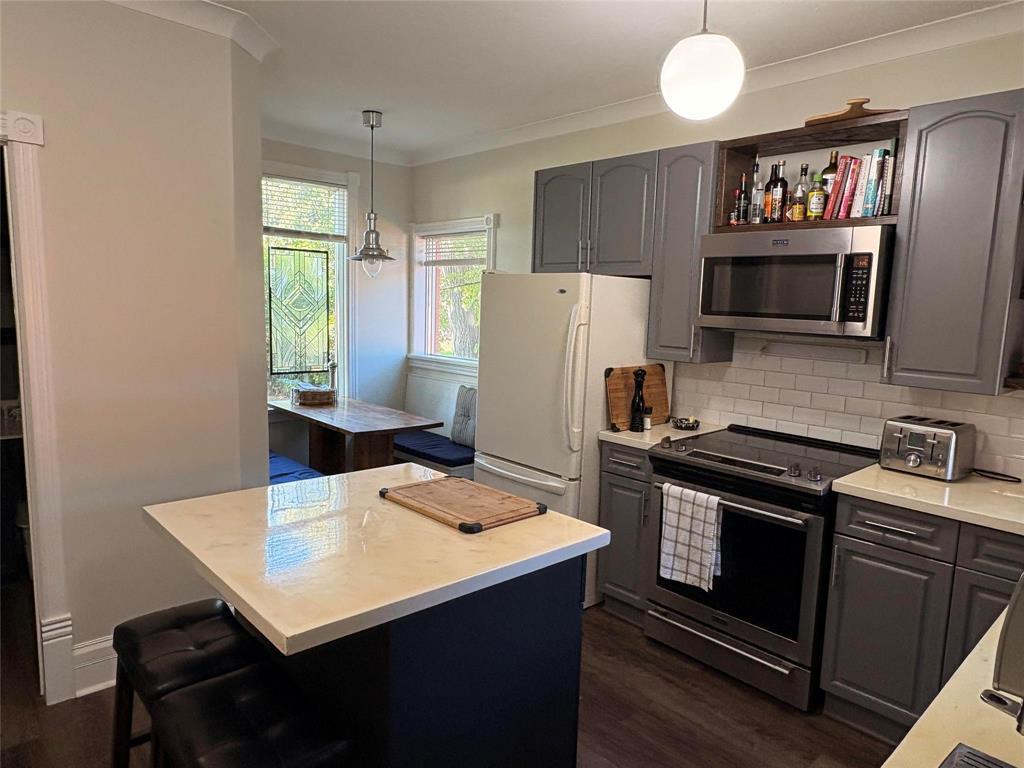 












402 Clark Avenue

,
Killarney,




Manitoba
R0K1G0


