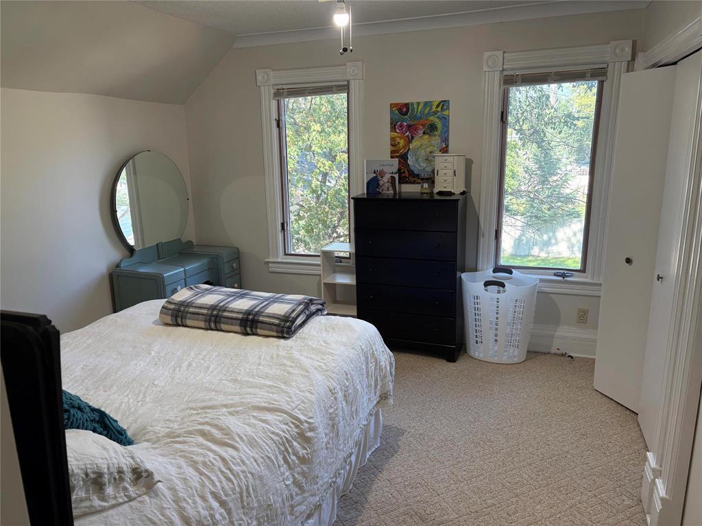 












402 Clark Avenue

,
Killarney,




Manitoba
R0K1G0

