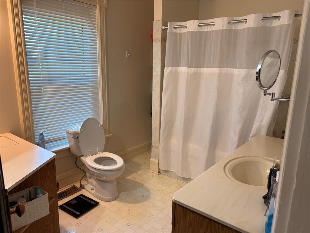 












402 Clark Avenue

,
Killarney,




Manitoba
R0K1G0

