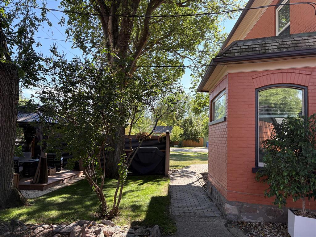 












402 Clark Avenue

,
Killarney,




Manitoba
R0K1G0

