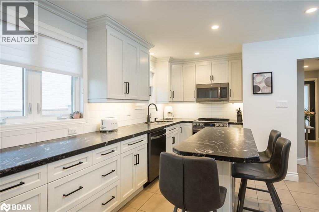 












613 FOSTER Court

,
Milton,




Ontario
L9T4P1

