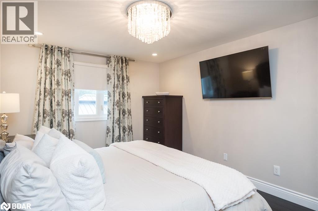 












613 FOSTER Court

,
Milton,




Ontario
L9T4P1

