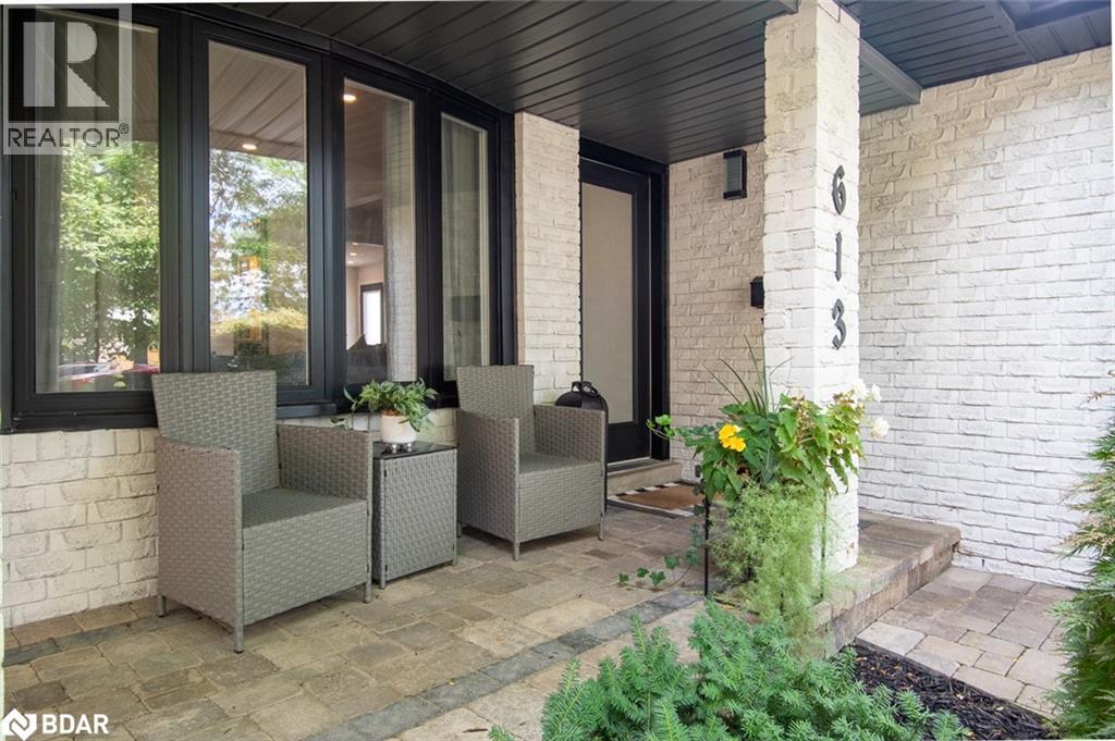 












613 FOSTER Court

,
Milton,




Ontario
L9T4P1

