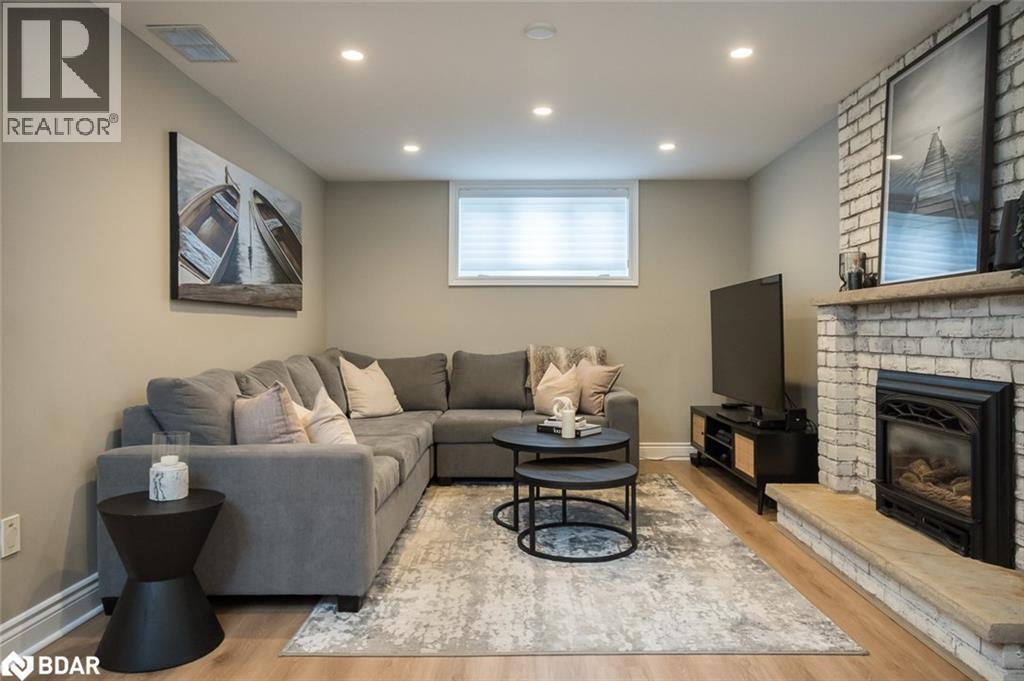 












613 FOSTER Court

,
Milton,




Ontario
L9T4P1

