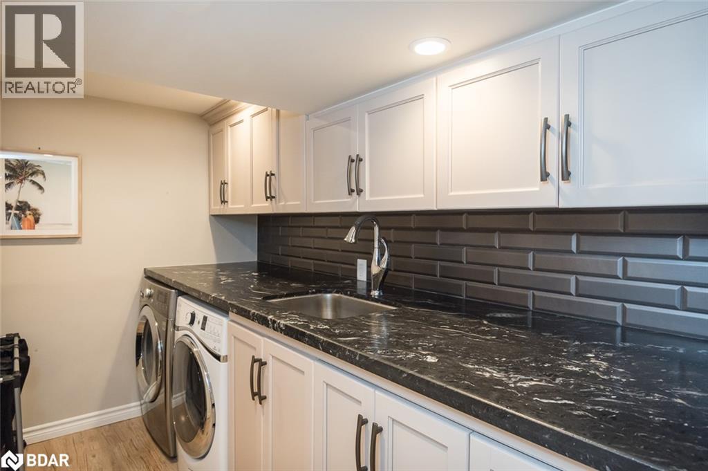












613 FOSTER Court

,
Milton,




Ontario
L9T4P1

