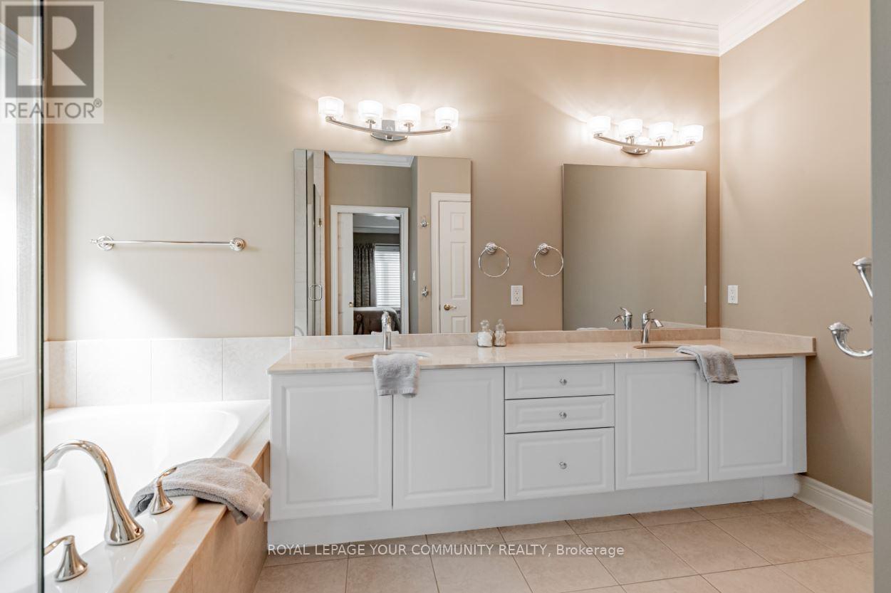 












303 BABE'S WAY

,
Whitchurch-Stouffville,




Ontario
L4A0K5

