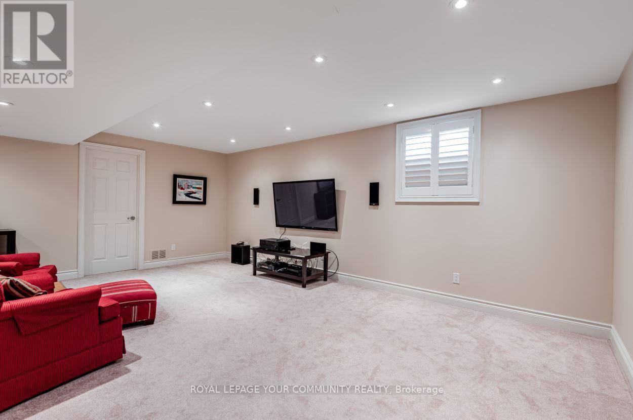 












303 BABE'S WAY

,
Whitchurch-Stouffville,




Ontario
L4A0K5

