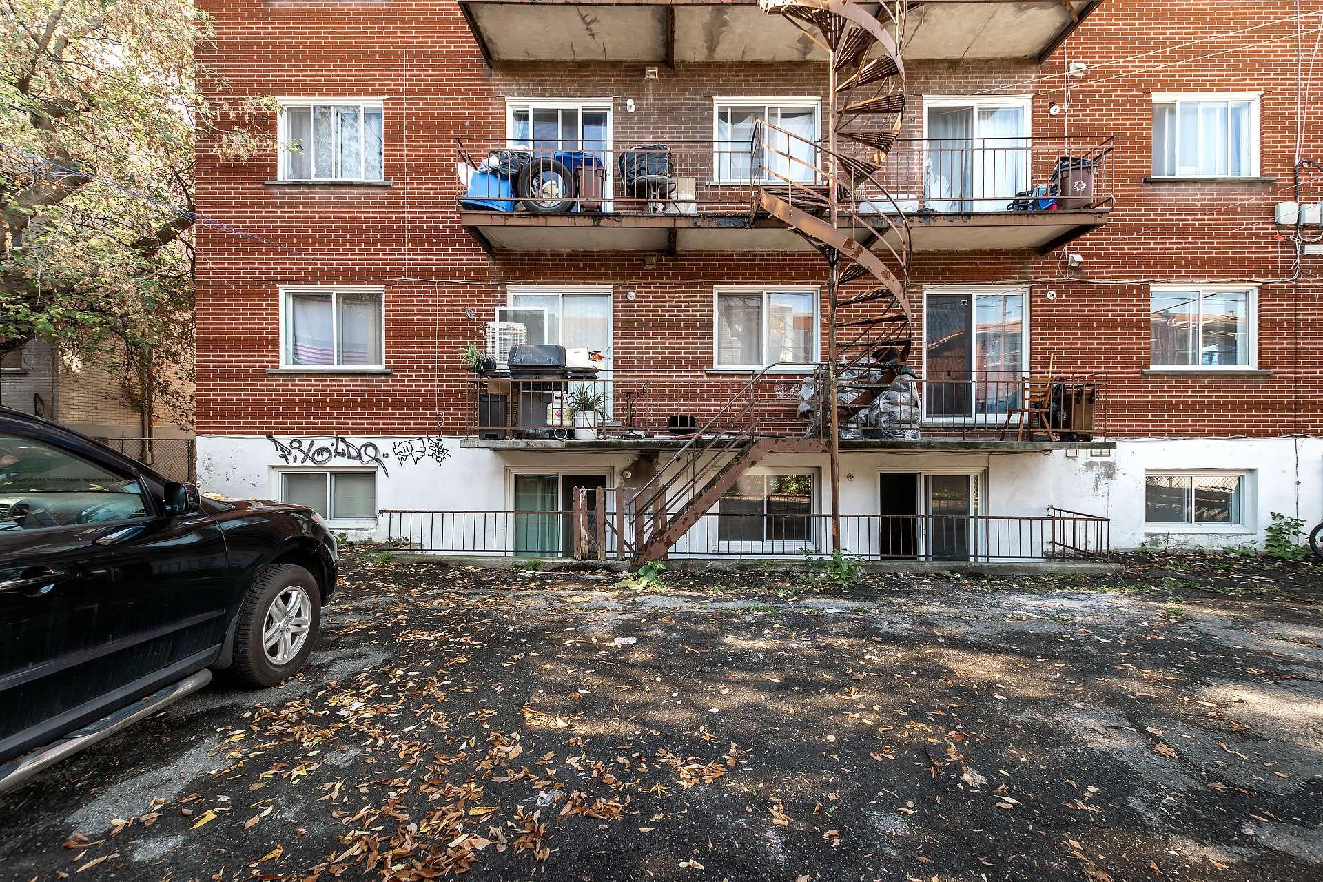 









11711


Boul. Langelier

, 2,
Montréal (Montréal-Nord),




QC
H1G3M2

