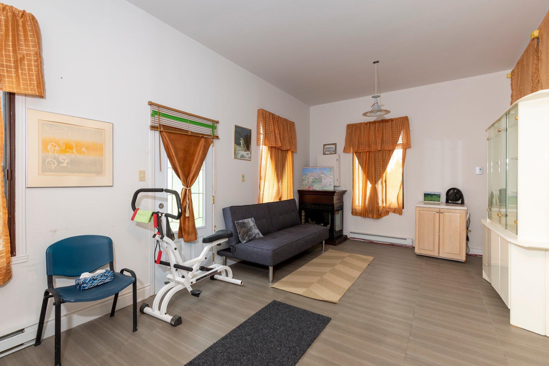 












Boul. Ste-Marguerite

,
Mercier,







QC
J6R2L1

