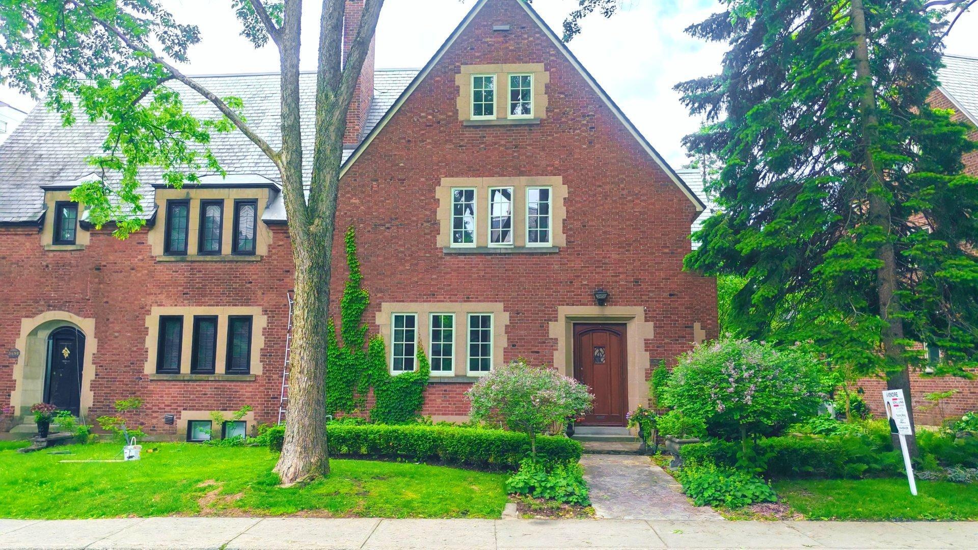 









3458


Av. Holton

,
Montréal (Ville-Marie),




QC
H3Y2G5

