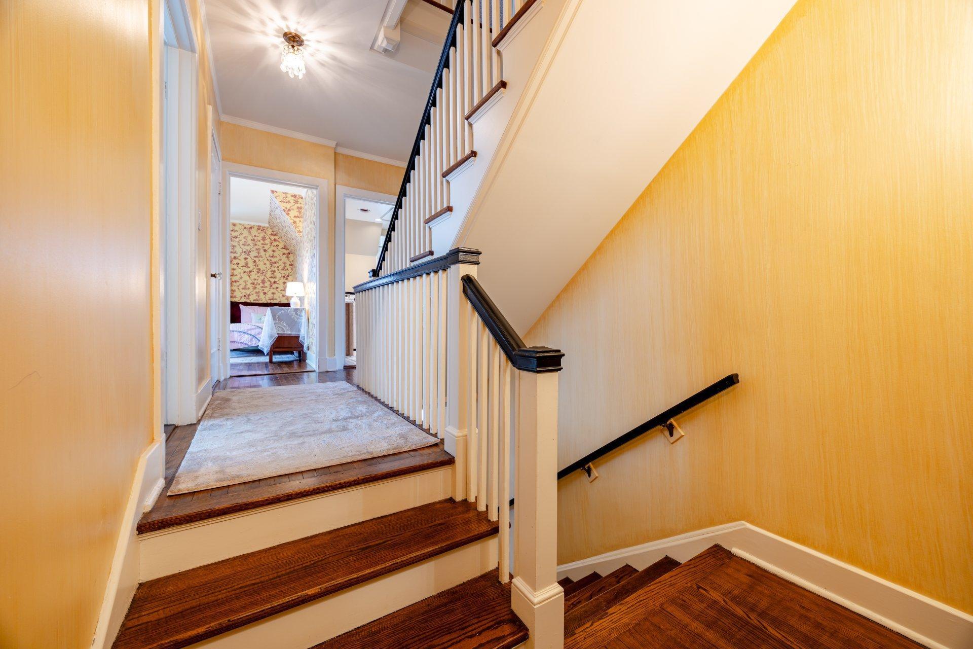 









3458


Av. Holton

,
Montréal (Ville-Marie),




QC
H3Y2G5

