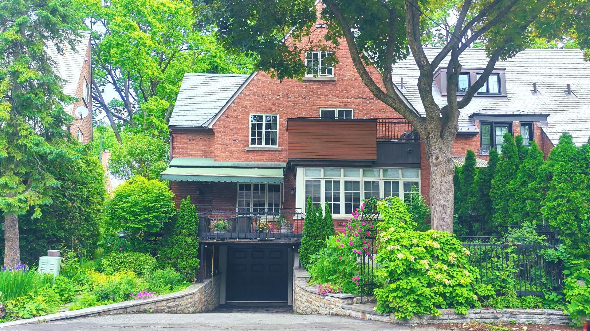 









3458


Av. Holton

,
Montréal (Ville-Marie),




QC
H3Y2G5

