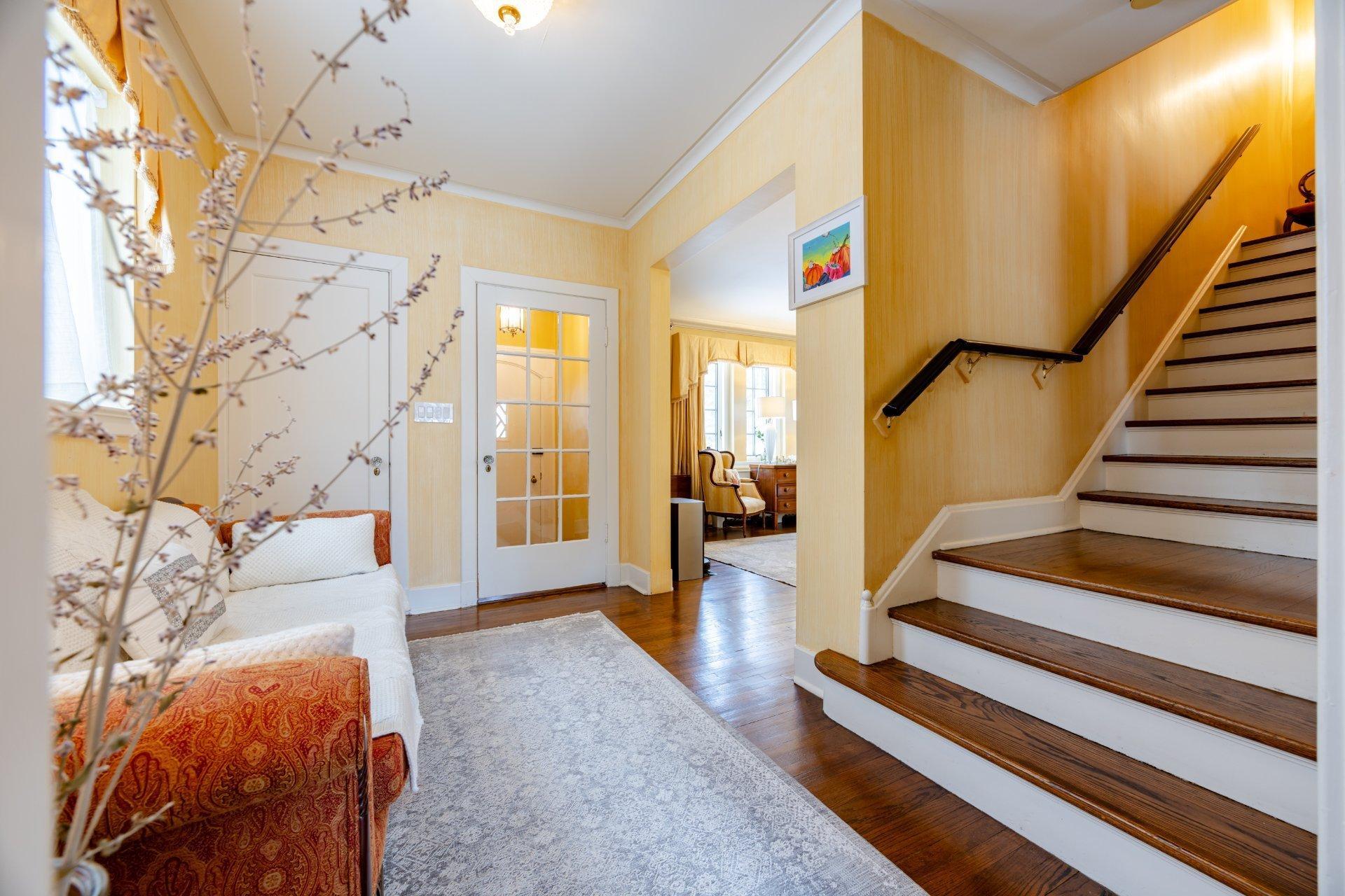 









3458


Av. Holton

,
Montréal (Ville-Marie),




QC
H3Y2G5

