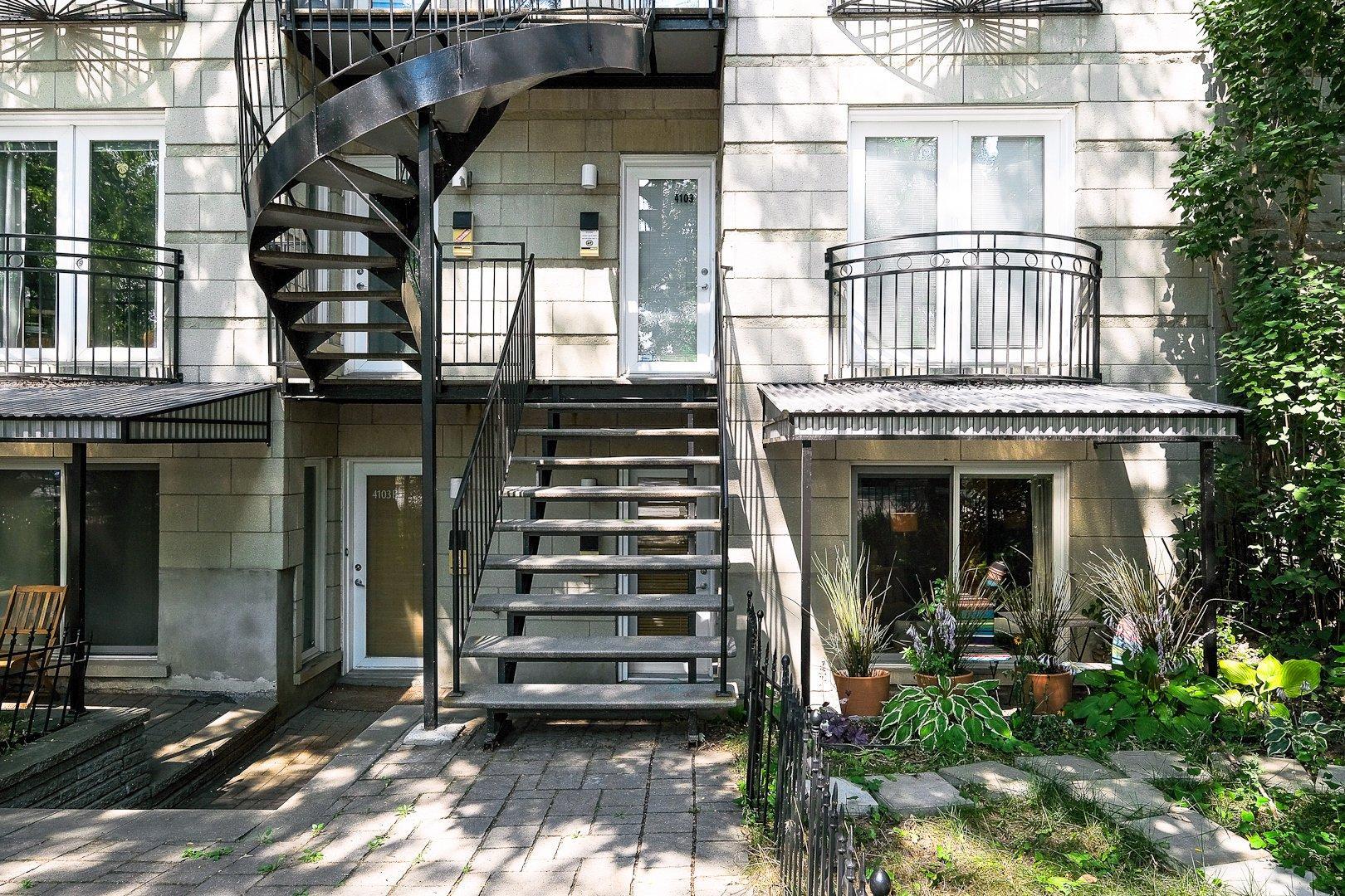 









4103


Av. De Lorimier

,
Montréal (Le Plateau-Mont-Royal),




QC
H2K3X8

