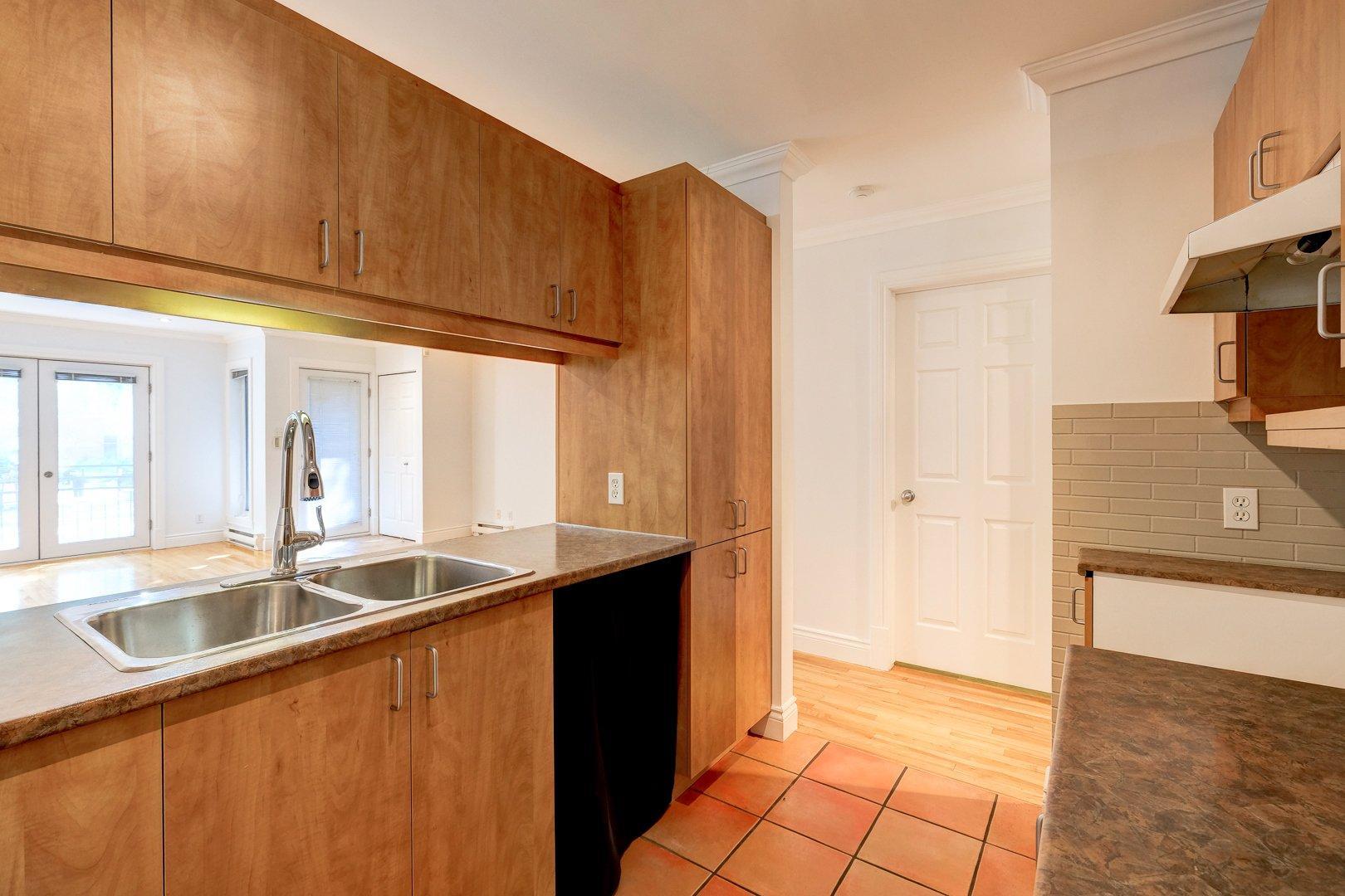 









4103


Av. De Lorimier

,
Montréal (Le Plateau-Mont-Royal),




QC
H2K3X8

