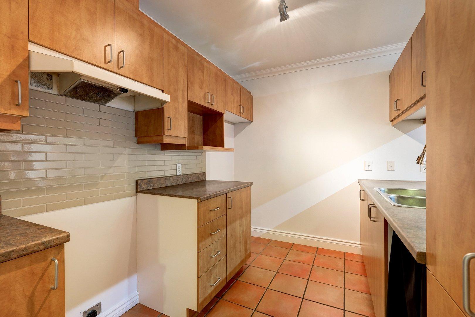 









4103


Av. De Lorimier

,
Montréal (Le Plateau-Mont-Royal),




QC
H2K3X8

