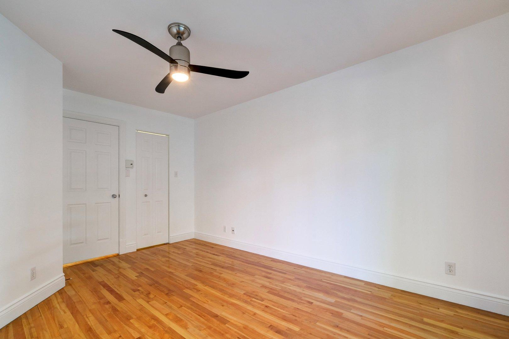 









4103


Av. De Lorimier

,
Montréal (Le Plateau-Mont-Royal),




QC
H2K3X8

