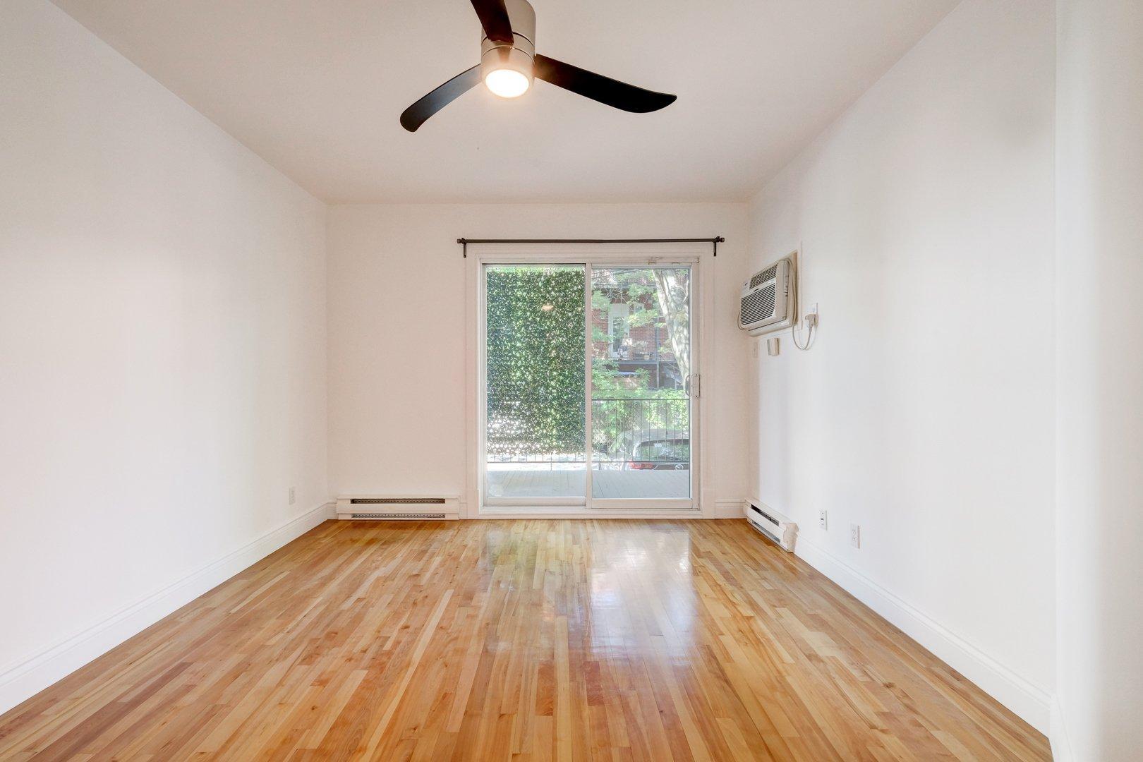 









4103


Av. De Lorimier

,
Montréal (Le Plateau-Mont-Royal),




QC
H2K3X8

