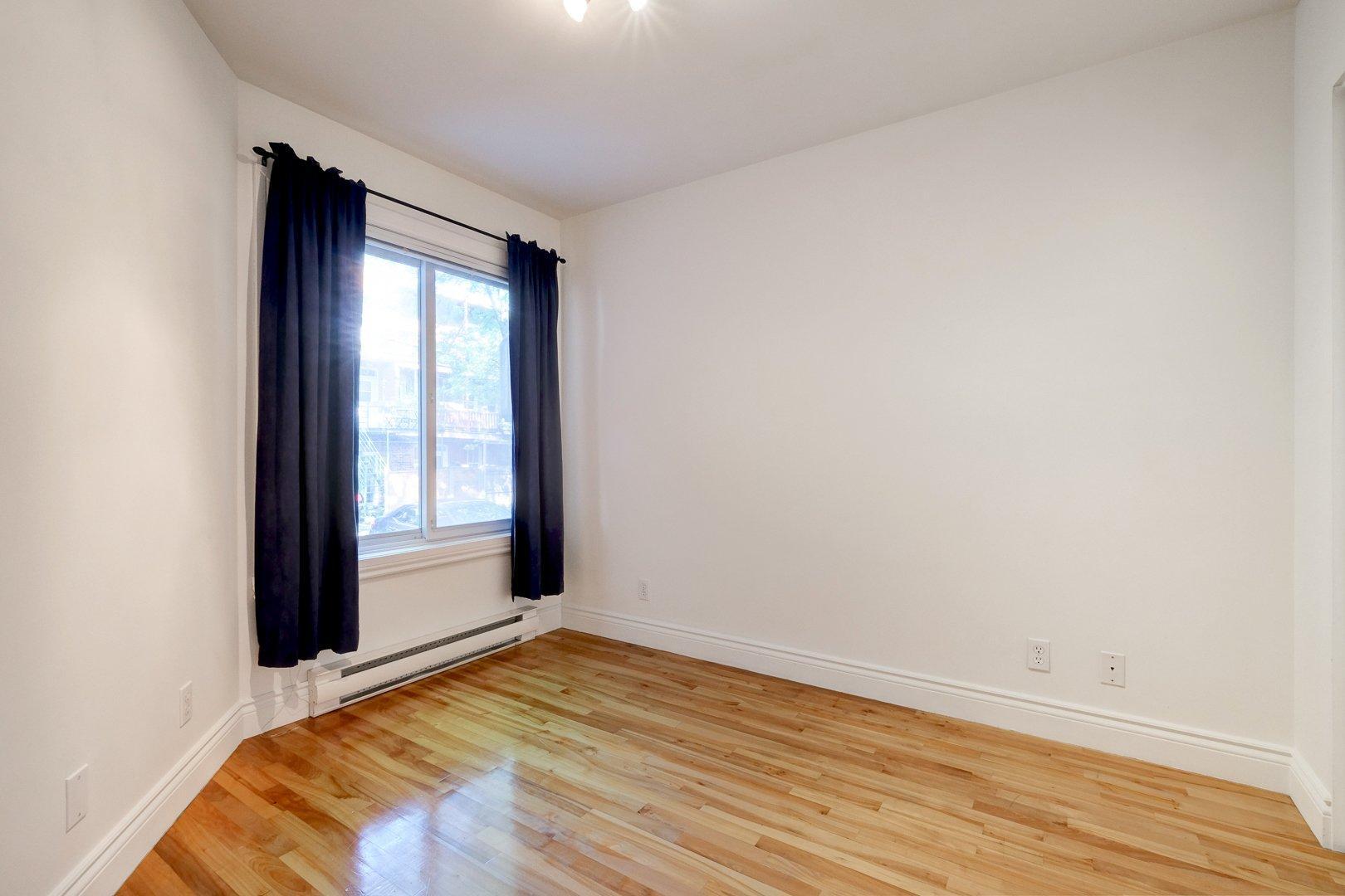 









4103


Av. De Lorimier

,
Montréal (Le Plateau-Mont-Royal),




QC
H2K3X8

