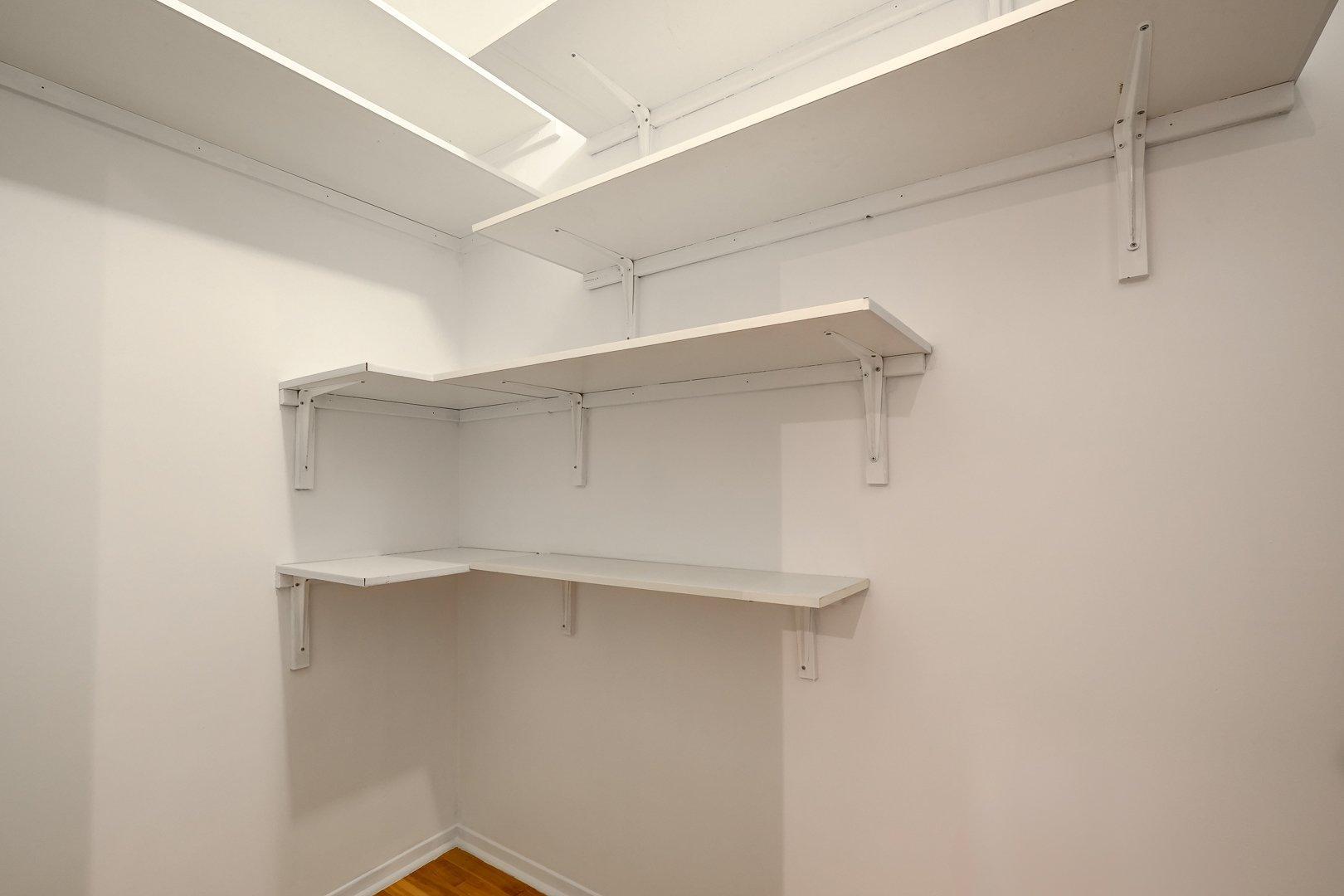 









4103


Av. De Lorimier

,
Montréal (Le Plateau-Mont-Royal),




QC
H2K3X8

