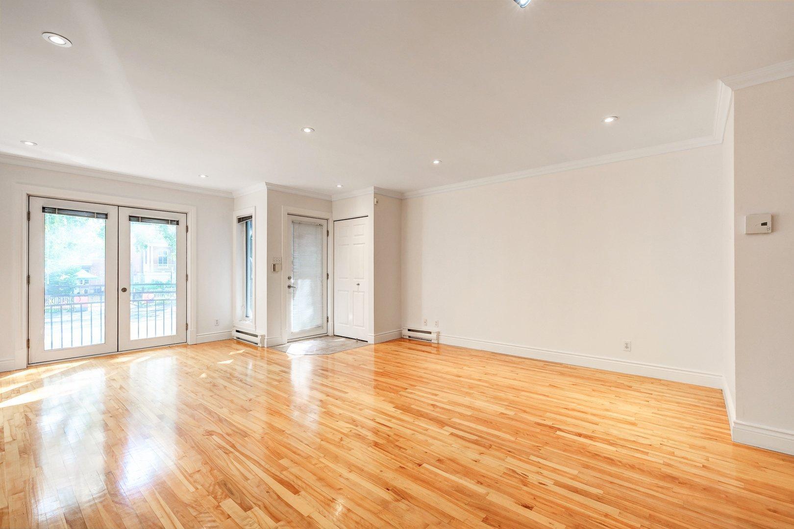 









4103


Av. De Lorimier

,
Montréal (Le Plateau-Mont-Royal),




QC
H2K3X8

