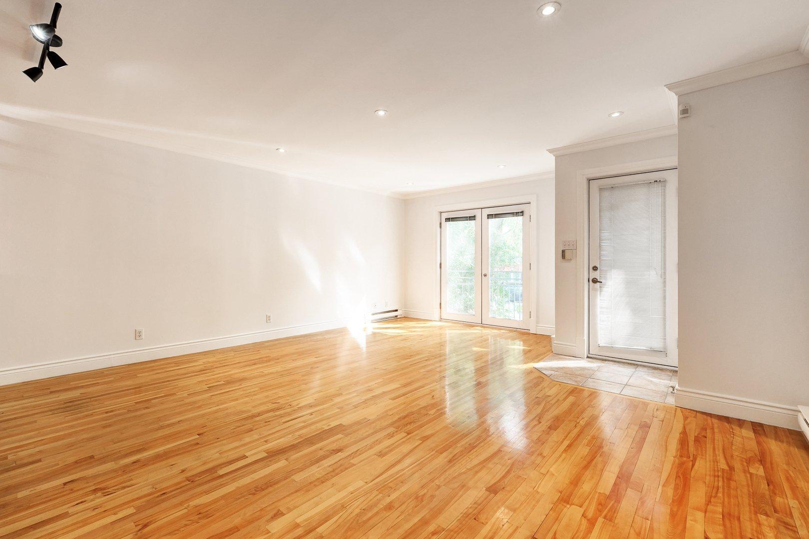 









4103


Av. De Lorimier

,
Montréal (Le Plateau-Mont-Royal),




QC
H2K3X8


