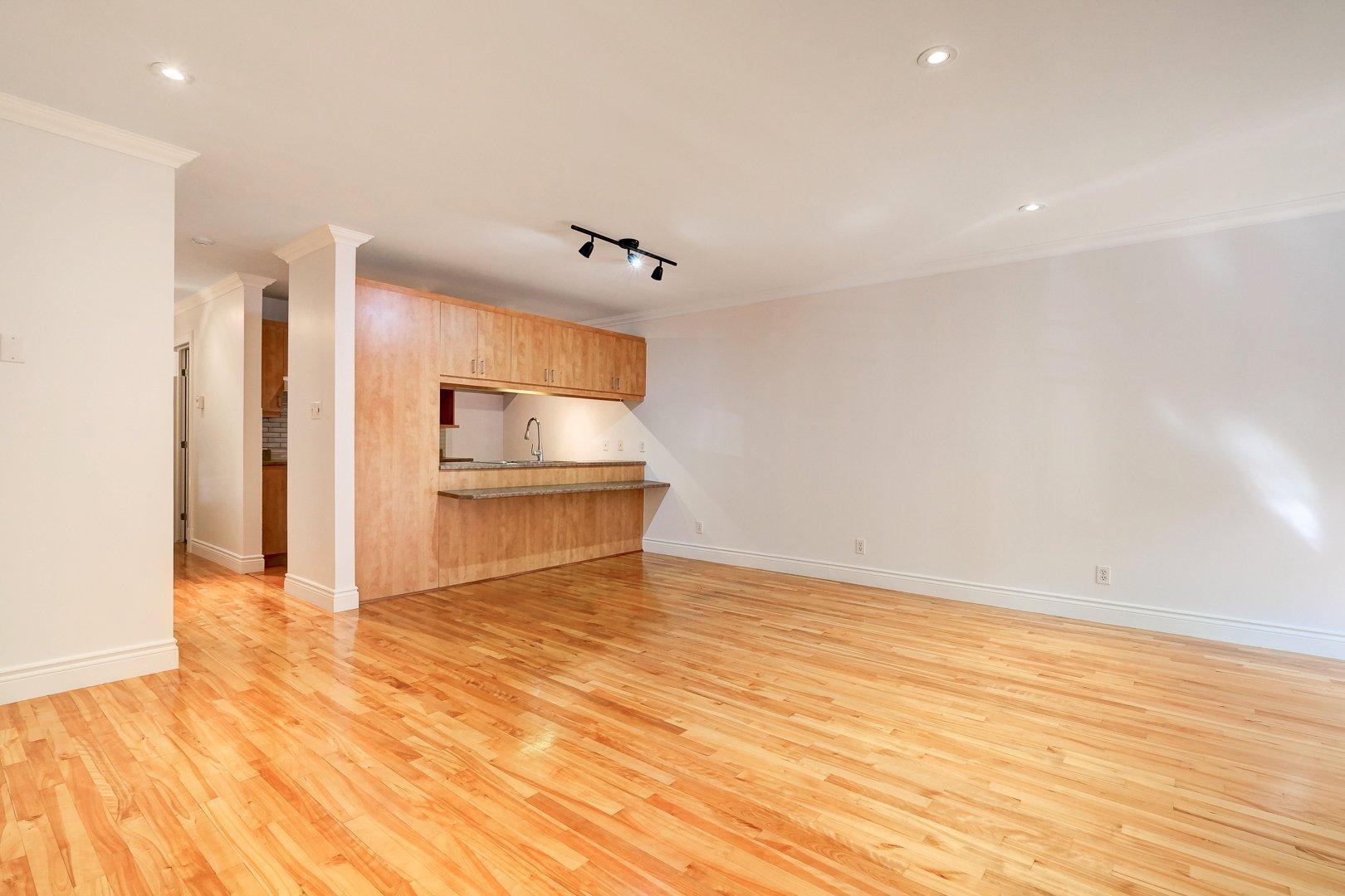 









4103


Av. De Lorimier

,
Montréal (Le Plateau-Mont-Royal),




QC
H2K3X8

