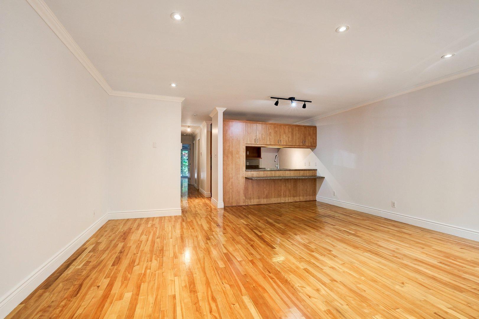 









4103


Av. De Lorimier

,
Montréal (Le Plateau-Mont-Royal),




QC
H2K3X8

