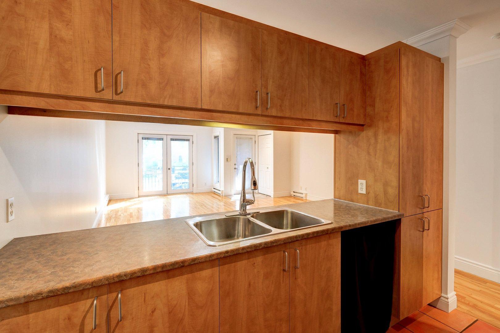 









4103


Av. De Lorimier

,
Montréal (Le Plateau-Mont-Royal),




QC
H2K3X8

