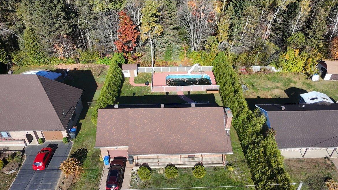 









820


17e Avenue

,
Shawinigan,




QC
G9T6C7

