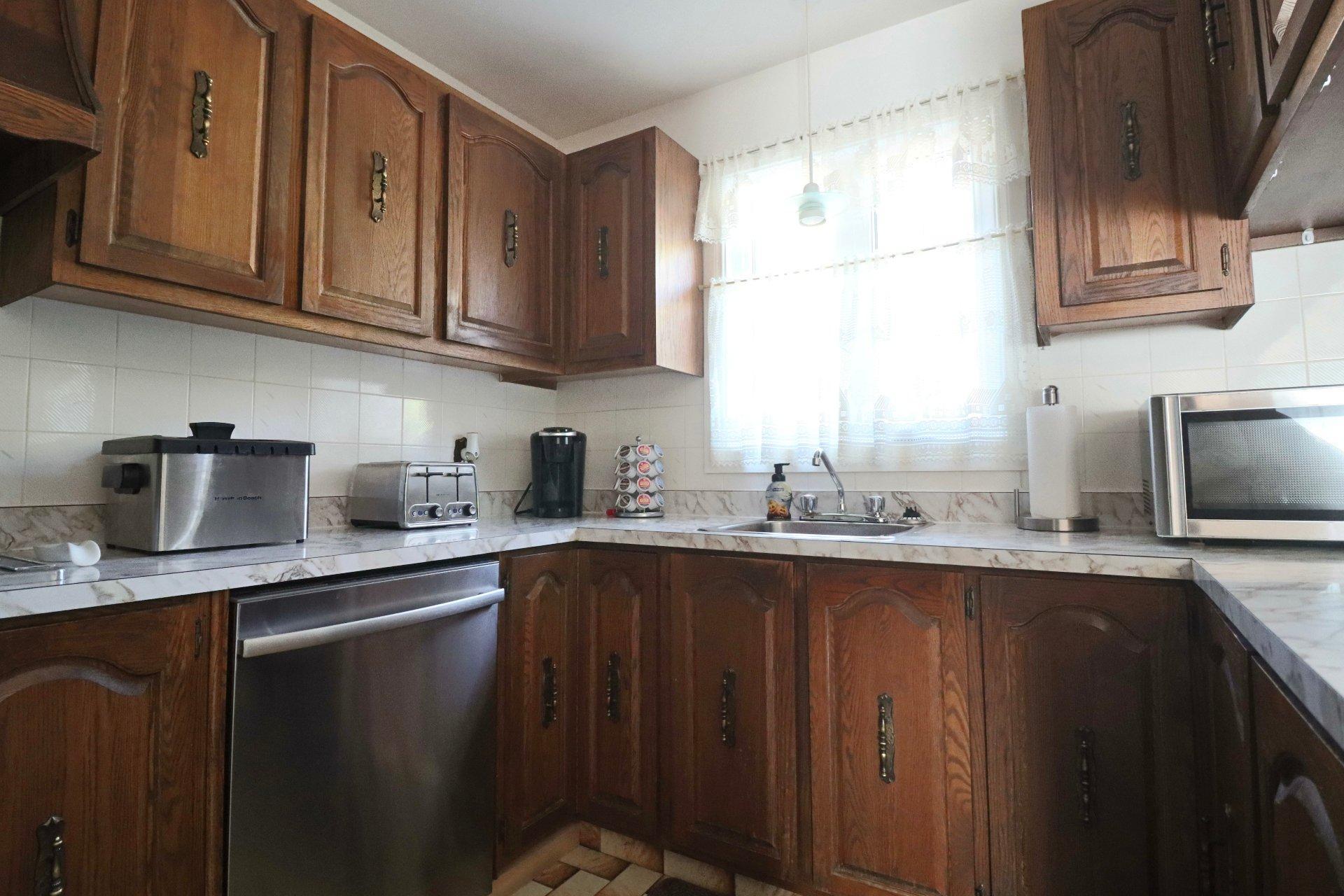 









820


17e Avenue

,
Shawinigan,




QC
G9T6C7

