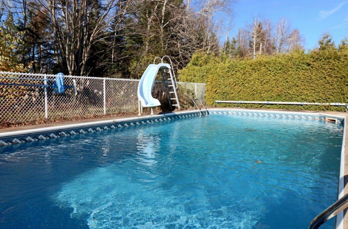 









820


17e Avenue

,
Shawinigan,




QC
G9T6C7

