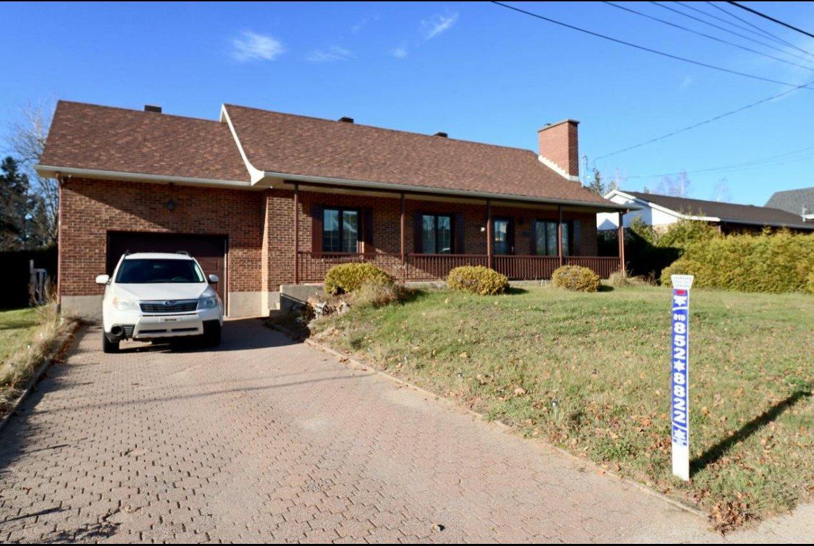 









820


17e Avenue

,
Shawinigan,




QC
G9T6C7

