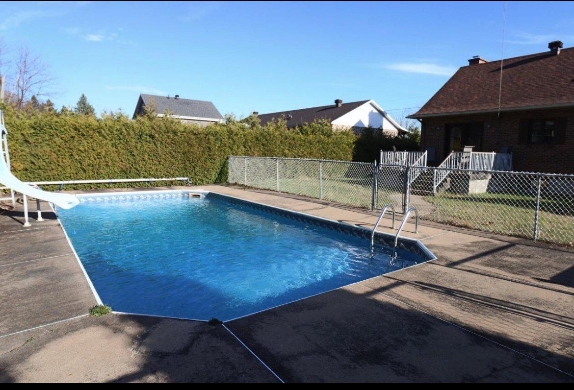 









820


17e Avenue

,
Shawinigan,




QC
G9T6C7

