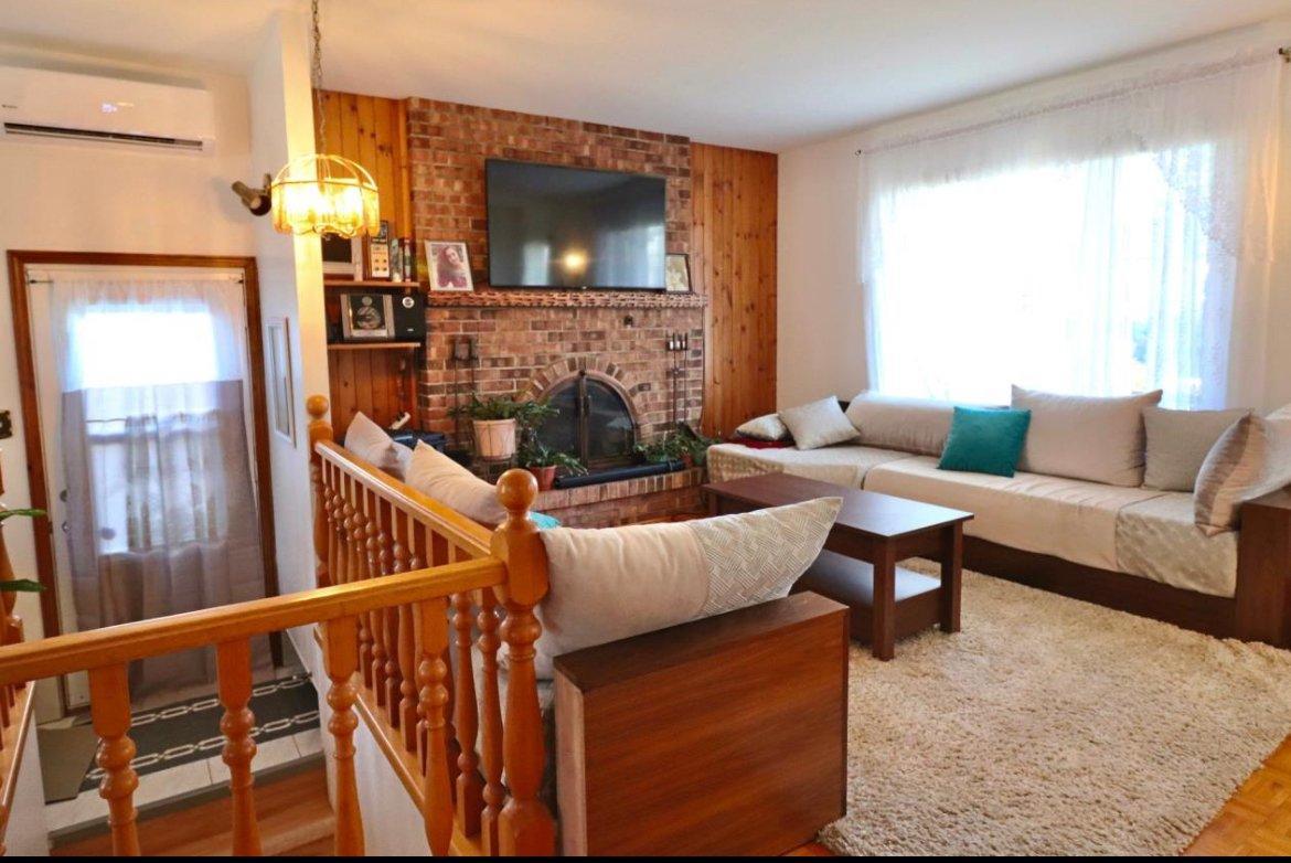 









820


17e Avenue

,
Shawinigan,




QC
G9T6C7

