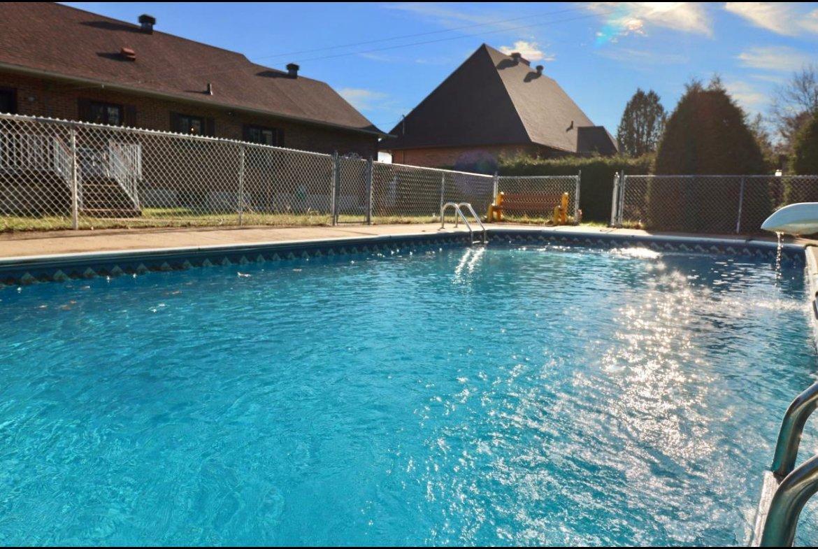 









820


17e Avenue

,
Shawinigan,




QC
G9T6C7

