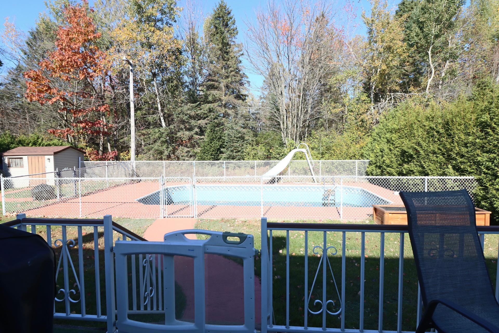 









820


17e Avenue

,
Shawinigan,




QC
G9T6C7

