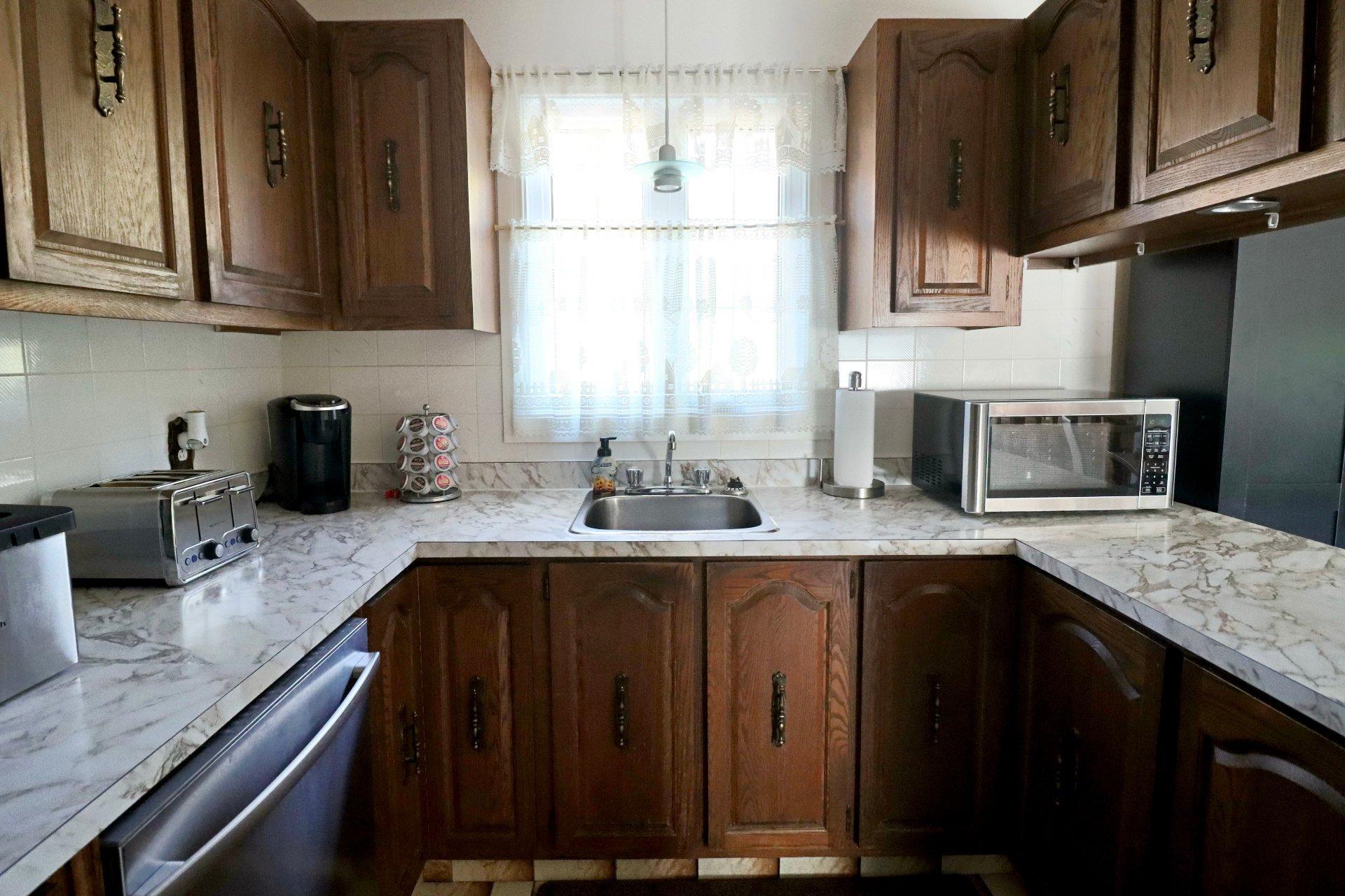 









820


17e Avenue

,
Shawinigan,




QC
G9T6C7

