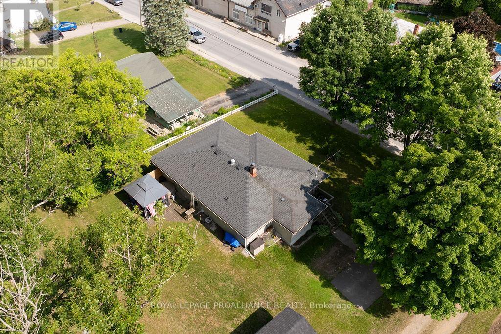 












1036 WAGARVILLE ROAD

,
Frontenac (Frontenac Centre),




Ontario
K0H2K0

