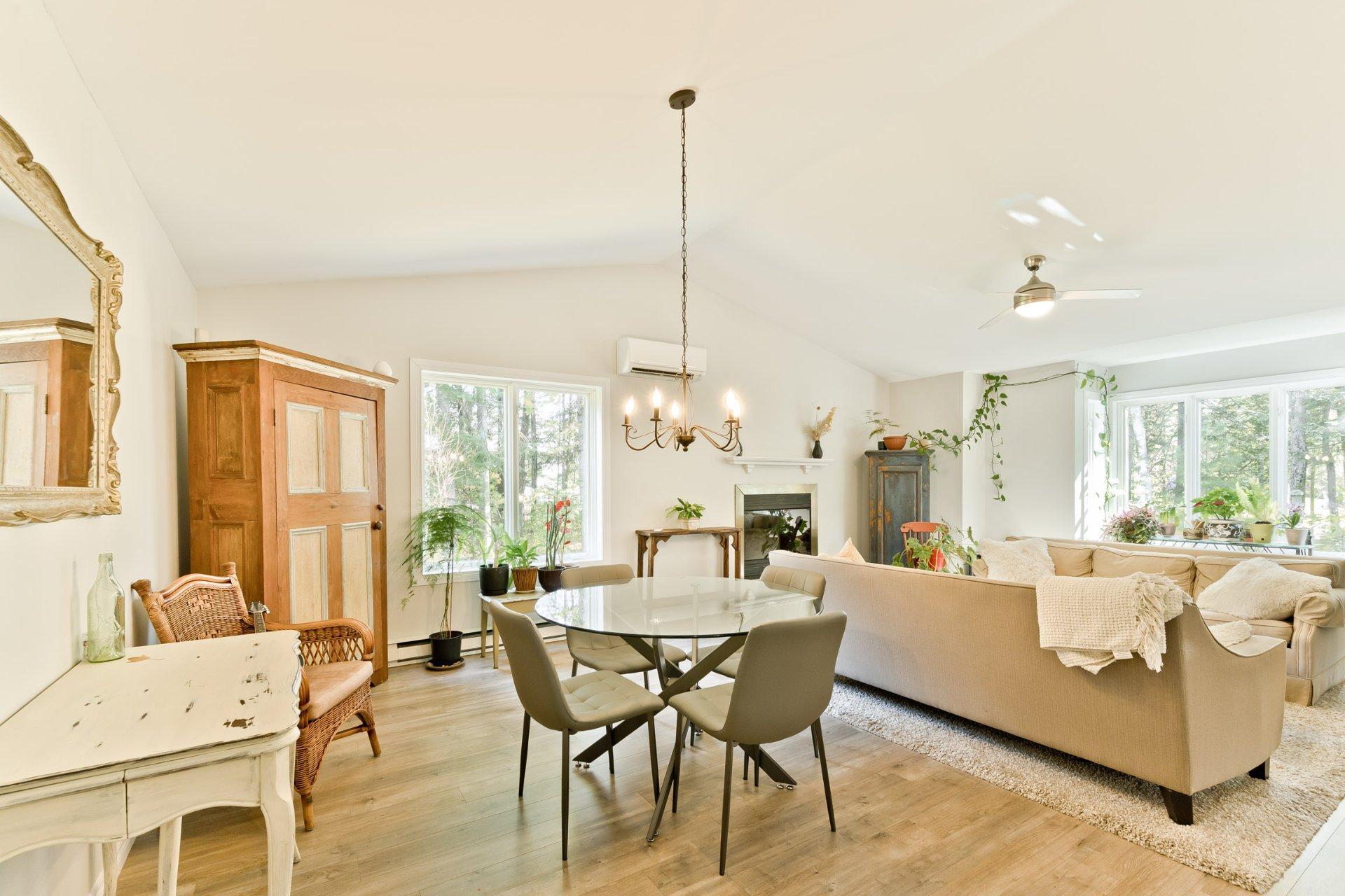 









3358


Rue des Arbrisseaux

,
Sherbrooke (Brompton/Rock Forest/Saint-Élie/Deauville),




QC
J1R0B4

