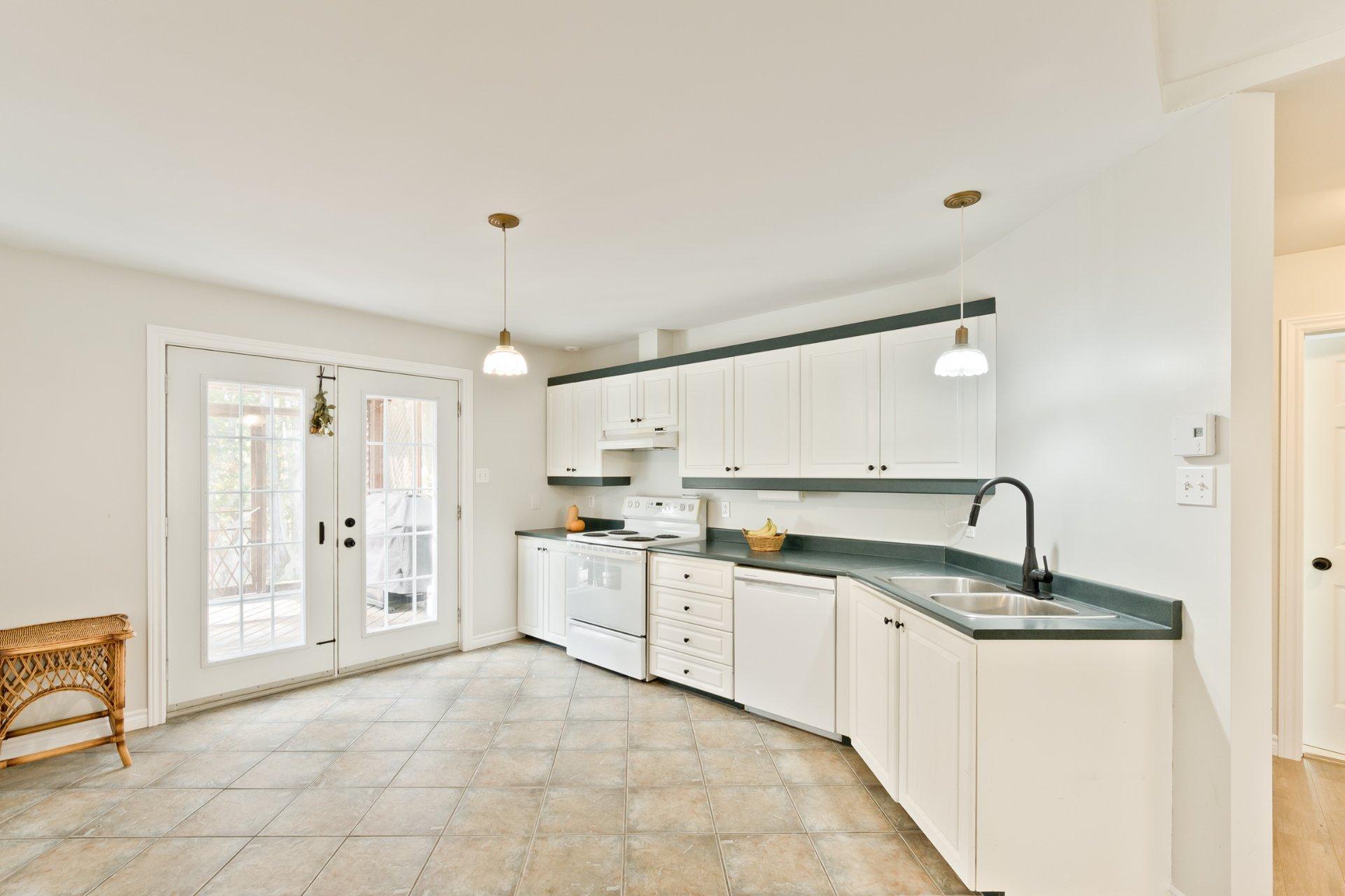 









3358


Rue des Arbrisseaux

,
Sherbrooke (Brompton/Rock Forest/Saint-Élie/Deauville),




QC
J1R0B4

