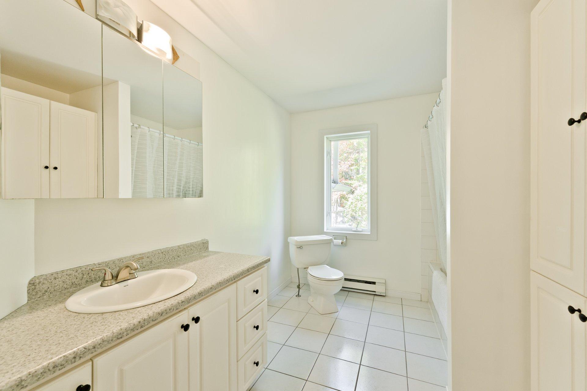 









3358


Rue des Arbrisseaux

,
Sherbrooke (Brompton/Rock Forest/Saint-Élie/Deauville),




QC
J1R0B4

