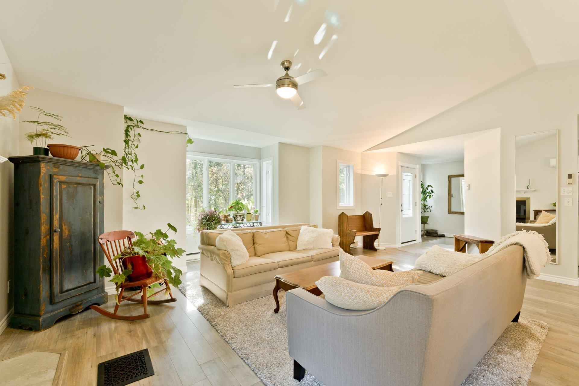 









3358


Rue des Arbrisseaux

,
Sherbrooke (Brompton/Rock Forest/Saint-Élie/Deauville),




QC
J1R0B4

