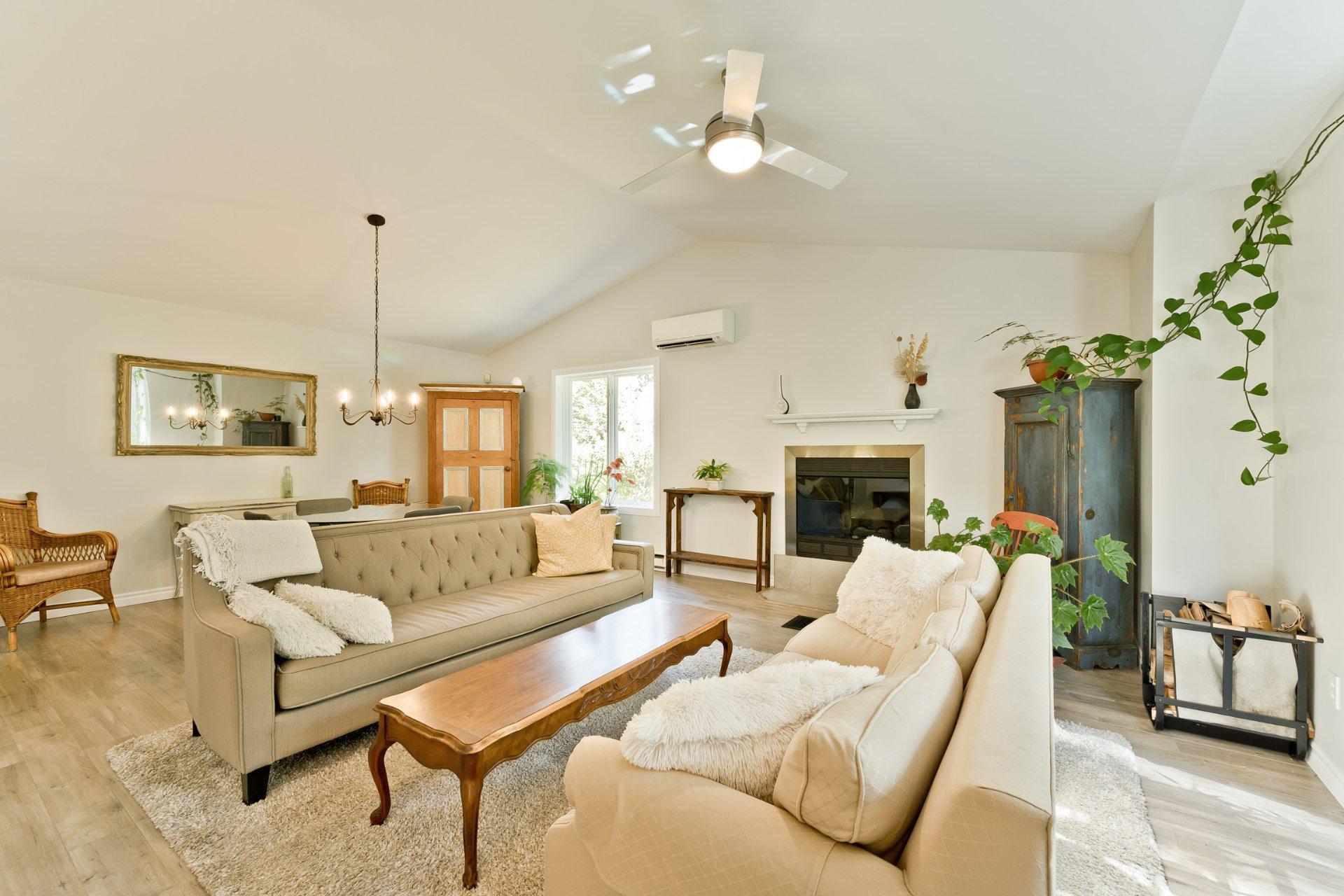 









3358


Rue des Arbrisseaux

,
Sherbrooke (Brompton/Rock Forest/Saint-Élie/Deauville),




QC
J1R0B4


