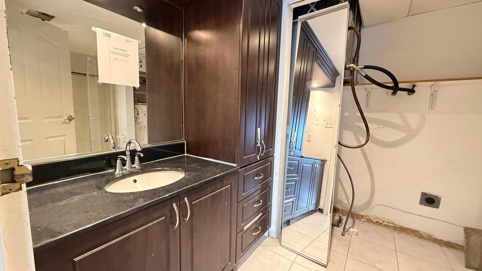 









11115


Boul. Cavendish

, 1003,
Montréal (Saint-Laurent),




QC
H4R2M9

