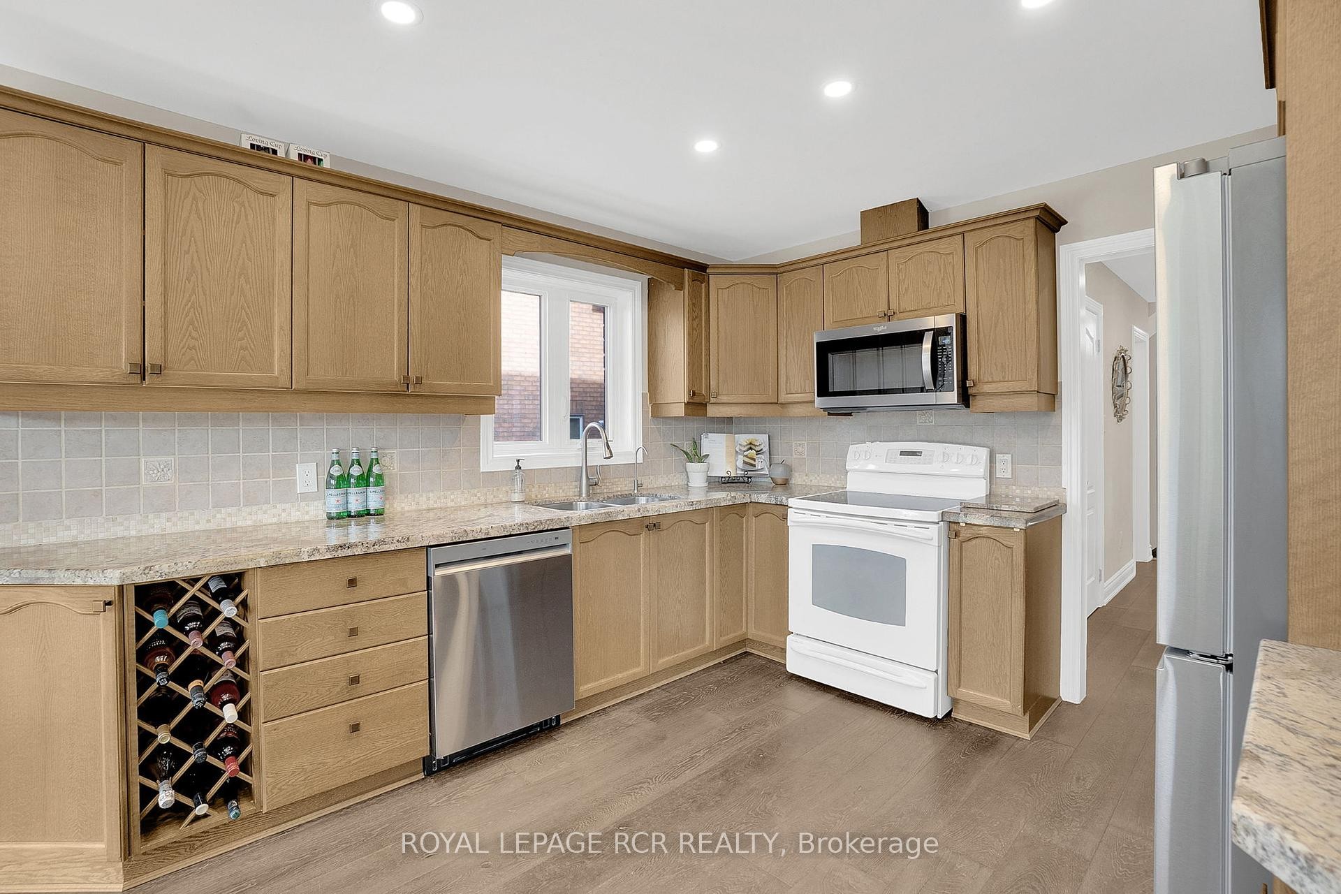 









15


Jack Kenny

Court,
Caledon,




ON
L7E 2M5

