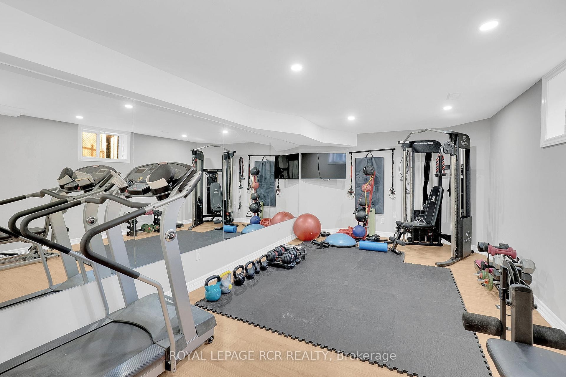 









15


Jack Kenny

Court,
Caledon,




ON
L7E 2M5

