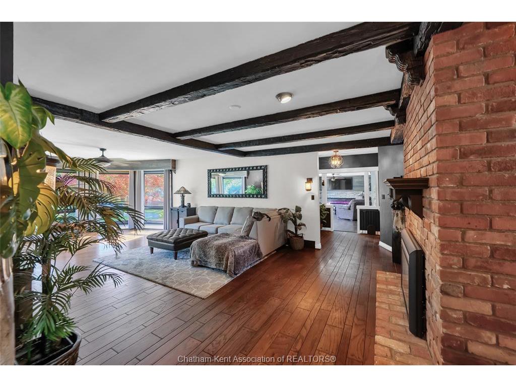 









38


Glenwood

Drive,
Chatham,




ON
N7M 5W8

