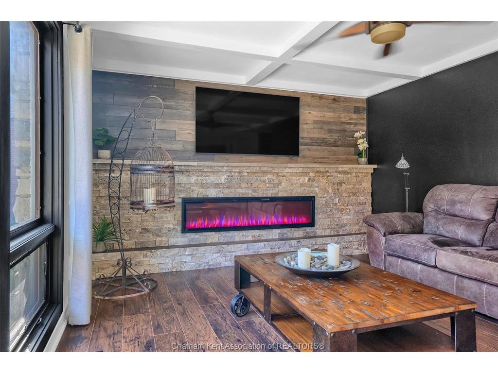 









38


Glenwood

Drive,
Chatham,




ON
N7M 5W8

